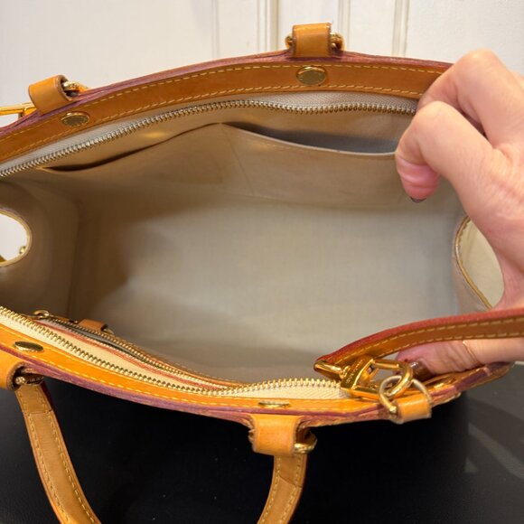 Louis Vuitton Brea MM Hand Bag Purse Citrine Yellow Vernis COA Incl - Picture 7 of 16